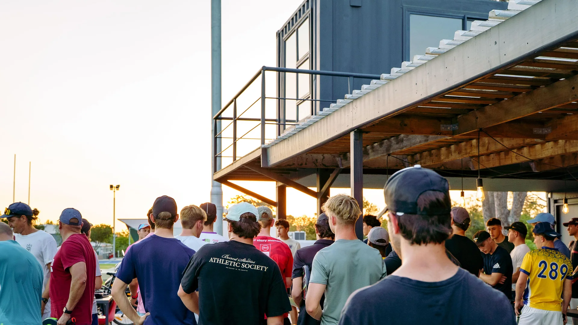 The crowd at the clubhouse bar between rounds